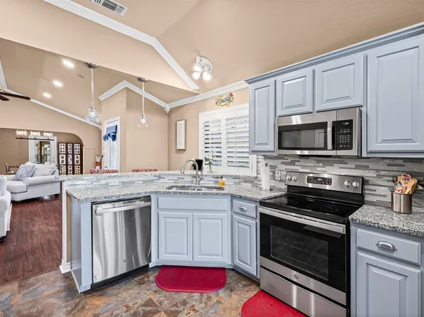 1208 Henard Ln, Granbury, TX 76048