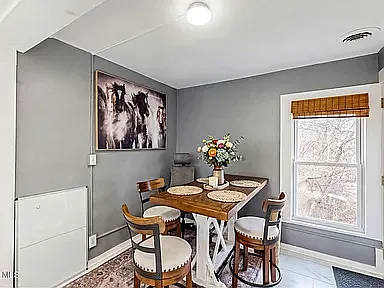 3 bed, 1.5 bath, $3,200 — Photo 3