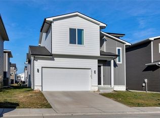 17115 Mistflower Ln, Urbandale, IA 50323