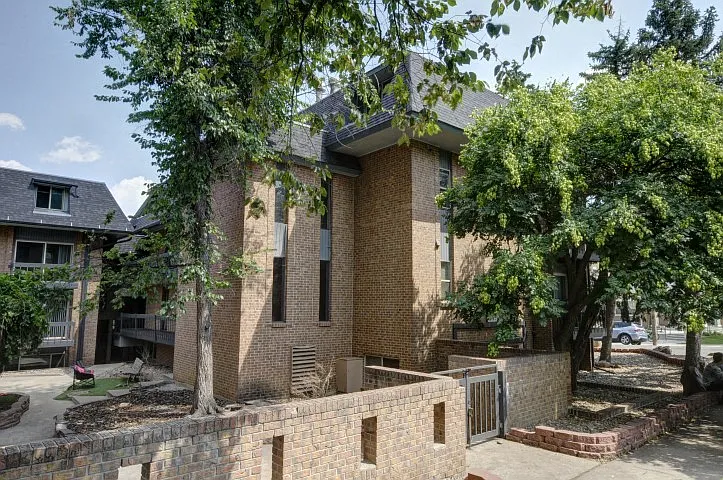 1065 University Exterior