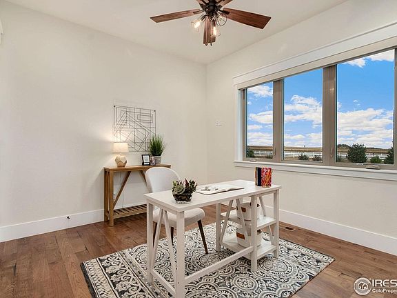 4th image of 39547 Hilltop Cir