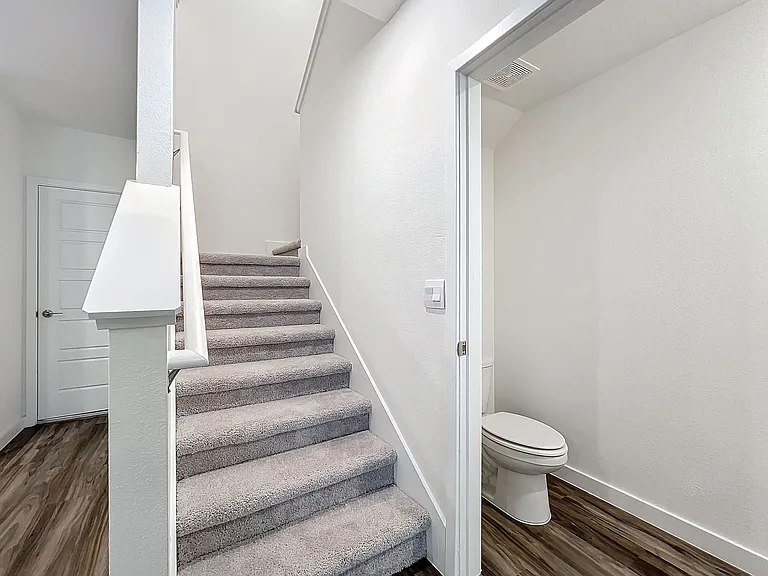 231 Dapper Ct — Photo 22