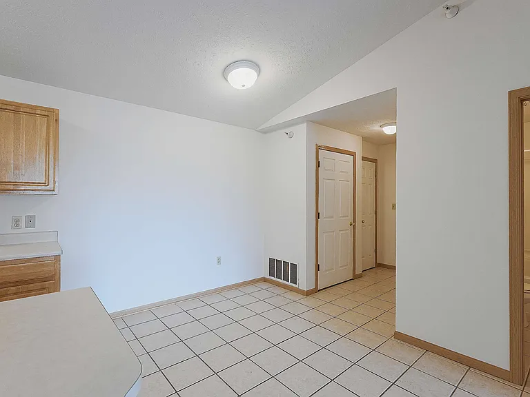 Park Ridge Apartments — Photo 66