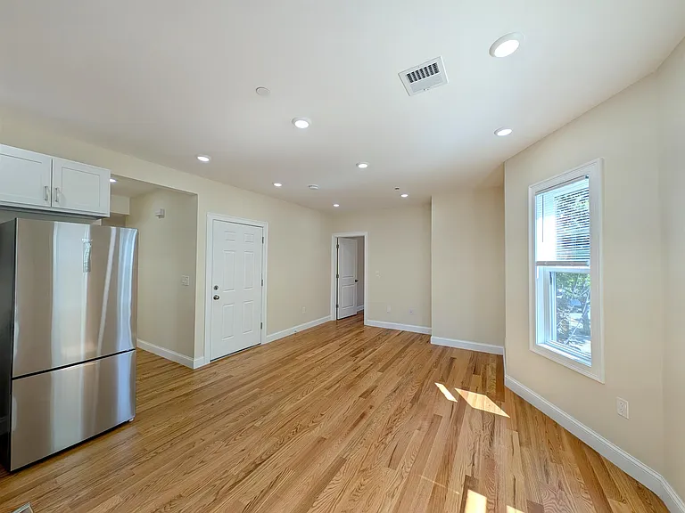 22 Holyoke Rd — Photo 1