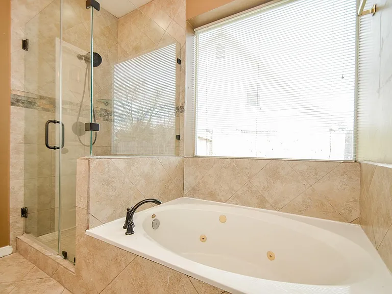 12811 Candace Ct — Photo 19