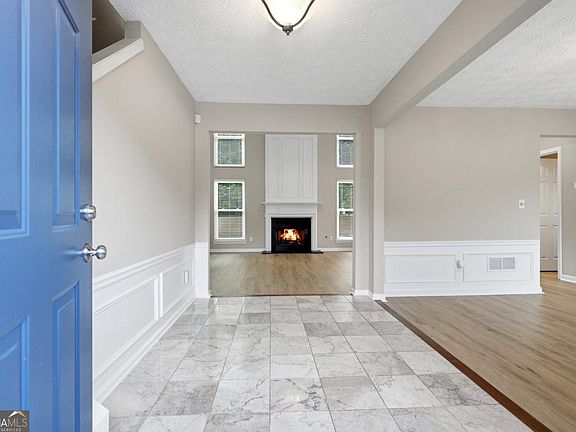 3rd image of 3855 Oak Park Dr