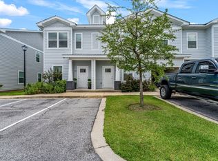 318 Date Palm Ln, Freeport, FL 32439