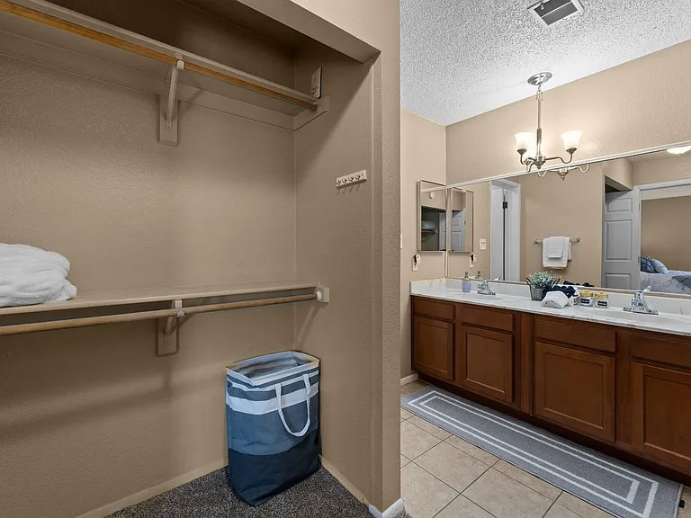 8742 W Meadowbrook Ave — Photo 18