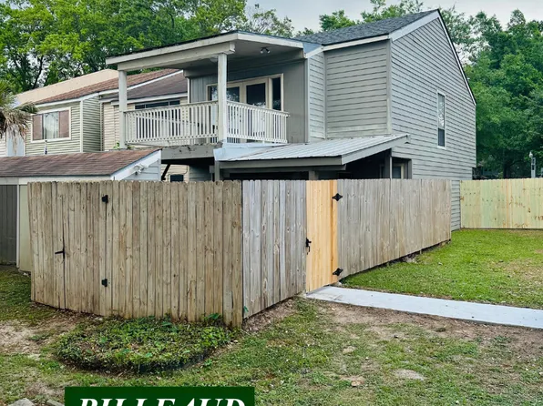 13 Larkspur Ln, Lafayette, LA 70507