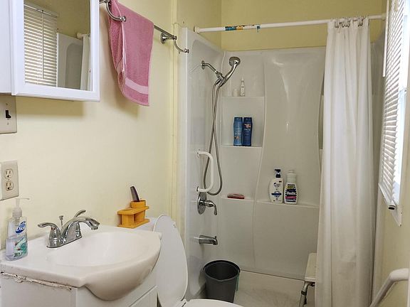 5th image of 2708 Goodwood Rd