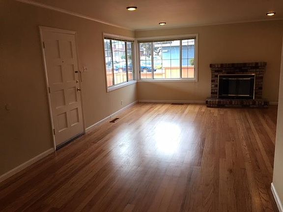3rd image of 226 Camaritas Ave