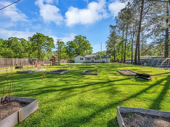 3rd image of 23875 Hilderbrand Drive