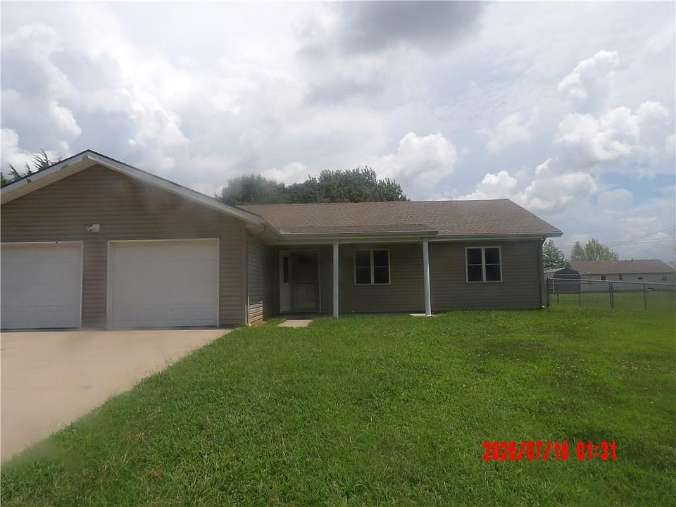 1st image of 411 Briarwood Dr