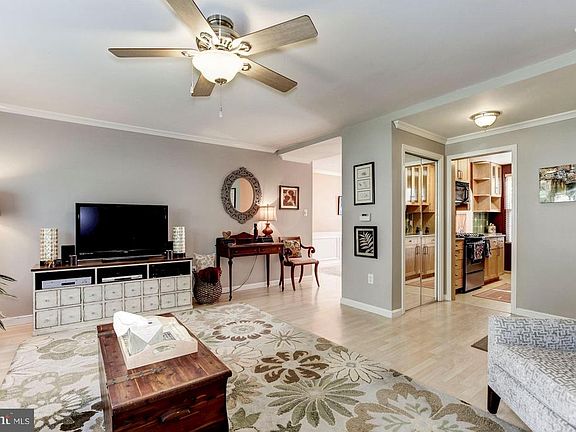 4th image of 623 Azalea Dr APT 2