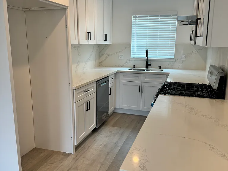 1010 Orange Grove Ave #B — Photo 4