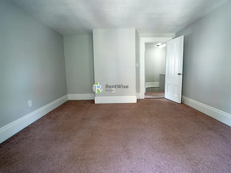 21 Mansfield St #2 — Photo 3