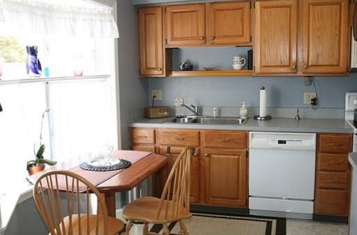 2nd image of 2401 Pheasant Creek Ln