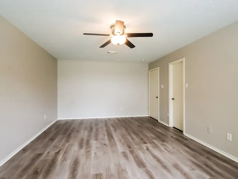 5915 Culross Close — Photo 9