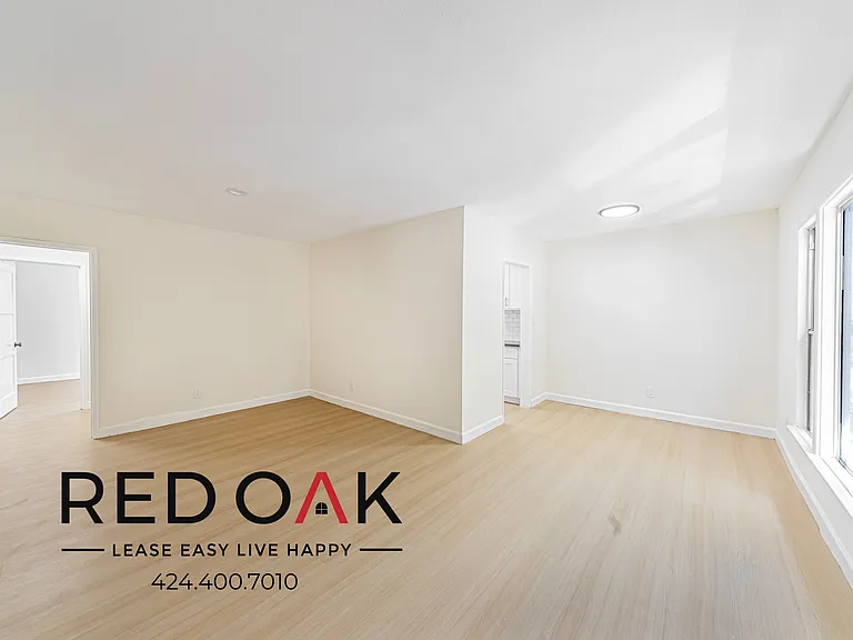 745 S Mariposa Ave #7 — Photo 4