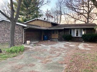 2526 Riviera Dr, Mishawaka, IN 46544