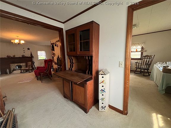 14th image of 90 River Ln