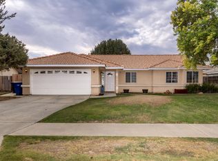 953 Boxwood Ln, Lemoore, CA 93245