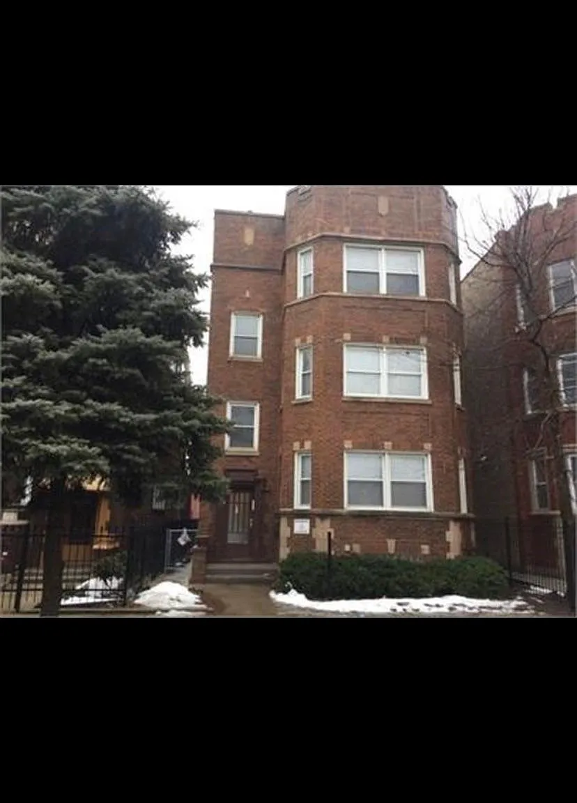 7831 S Cornell Ave — Photo 1