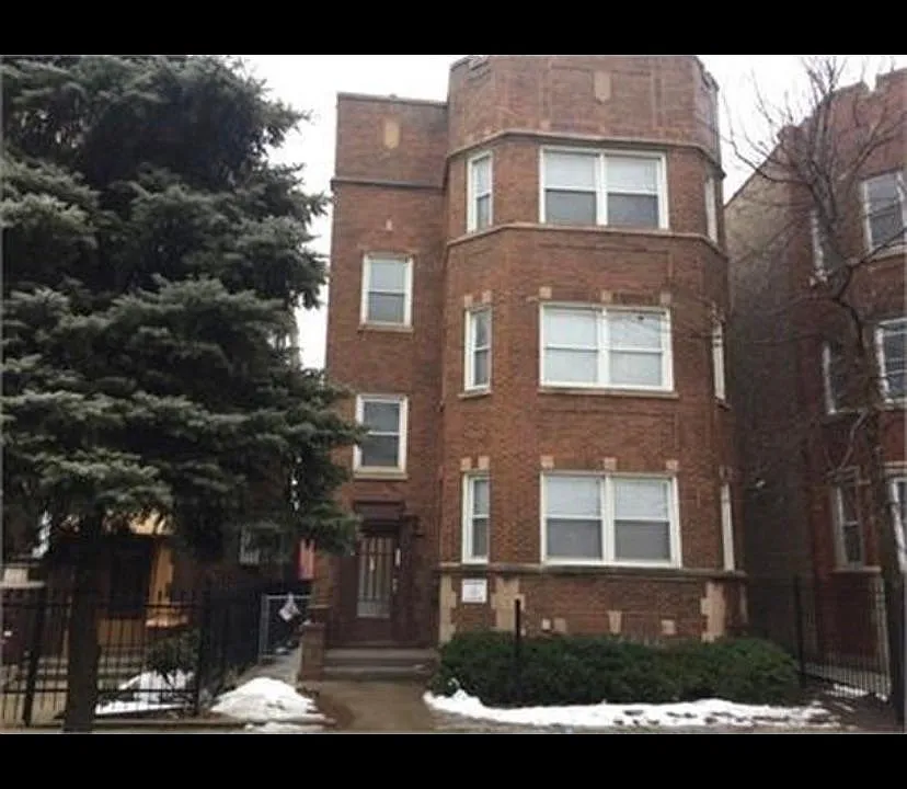7831 S Cornell Ave #3