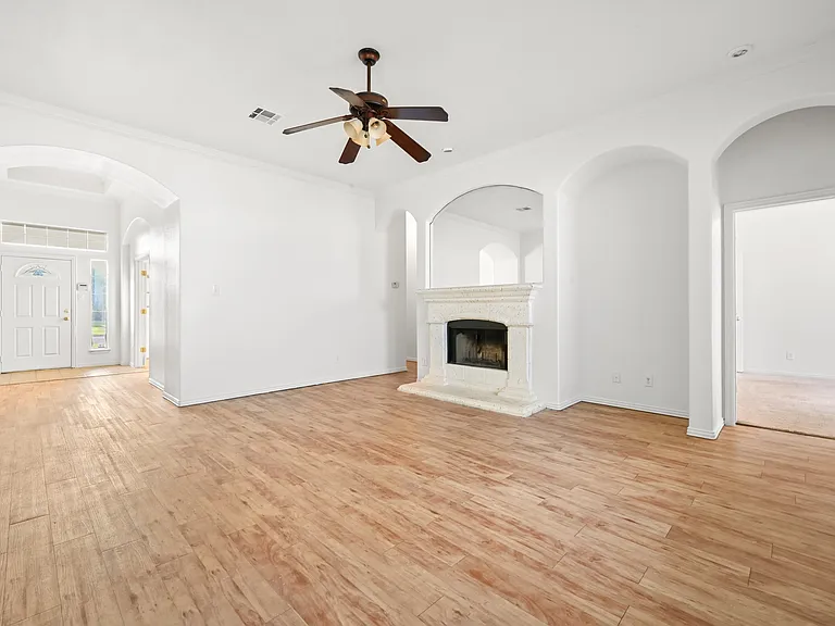1665 Amberwood Loop — Photo 14