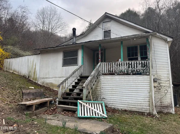 195 Hanging Tree Rd, Dante, VA 24237