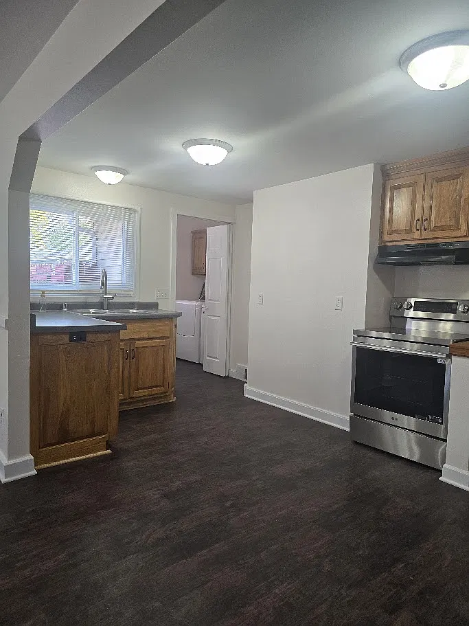 313 West Roberta Avenue - 1 — Photo 4