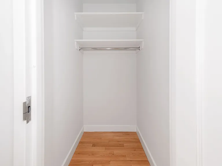 400 E 58th St #5C — Photo 10