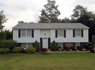 108 Tory Rd, Coraopolis, PA 15108