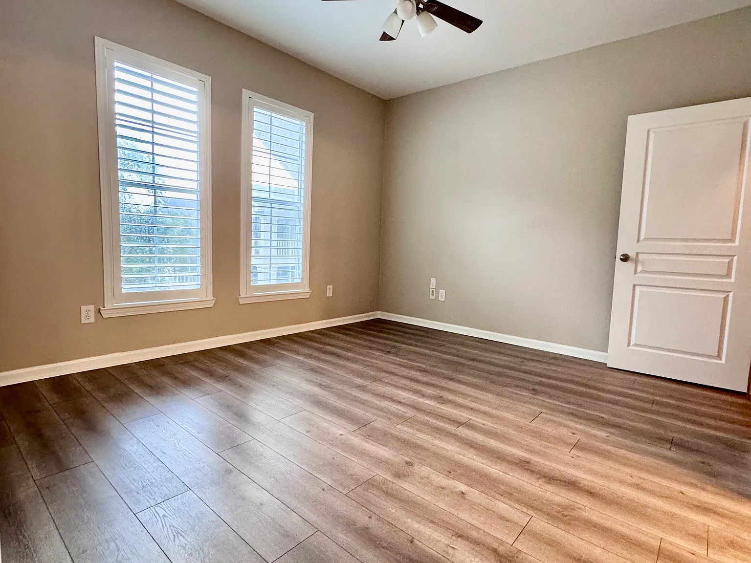 8290 Gate Pkwy W — Photo 3