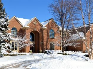 5654 Greenhill Dr, Troy, MI 48098