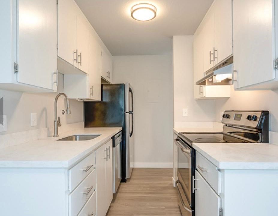 1st image of 3050 14th Ave W APT 103