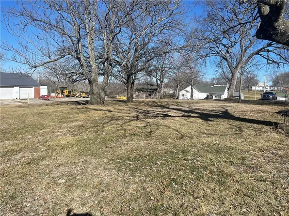 W Jackson St, Gallatin, MO 64640