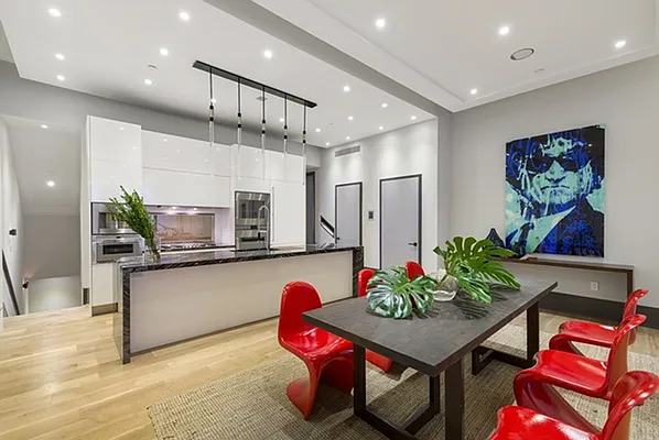 Sold by Nest Seekers International | media 20