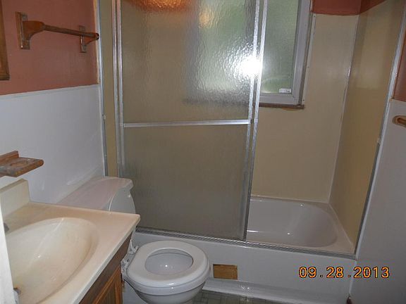 3rd image of 478 Whitney Ave