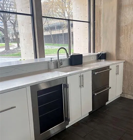 Grand Room Wet Bar