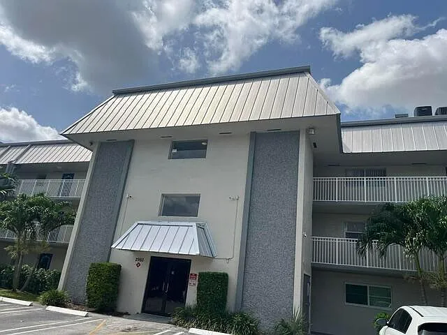 2 bed, 2.0 bath, 1179 sqft, $1,950 — Photo 1