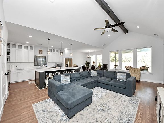 5th image of 118 Nelson Rd