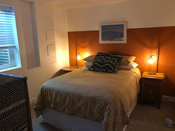 Full size bed
