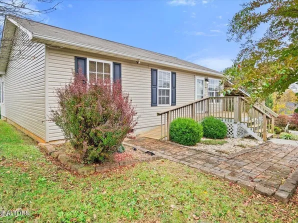 752 Killion Rd, Dandridge, TN 37725