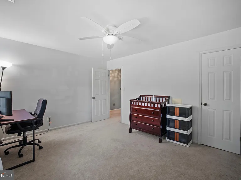 9405 Chatteroy Pl — Photo 21