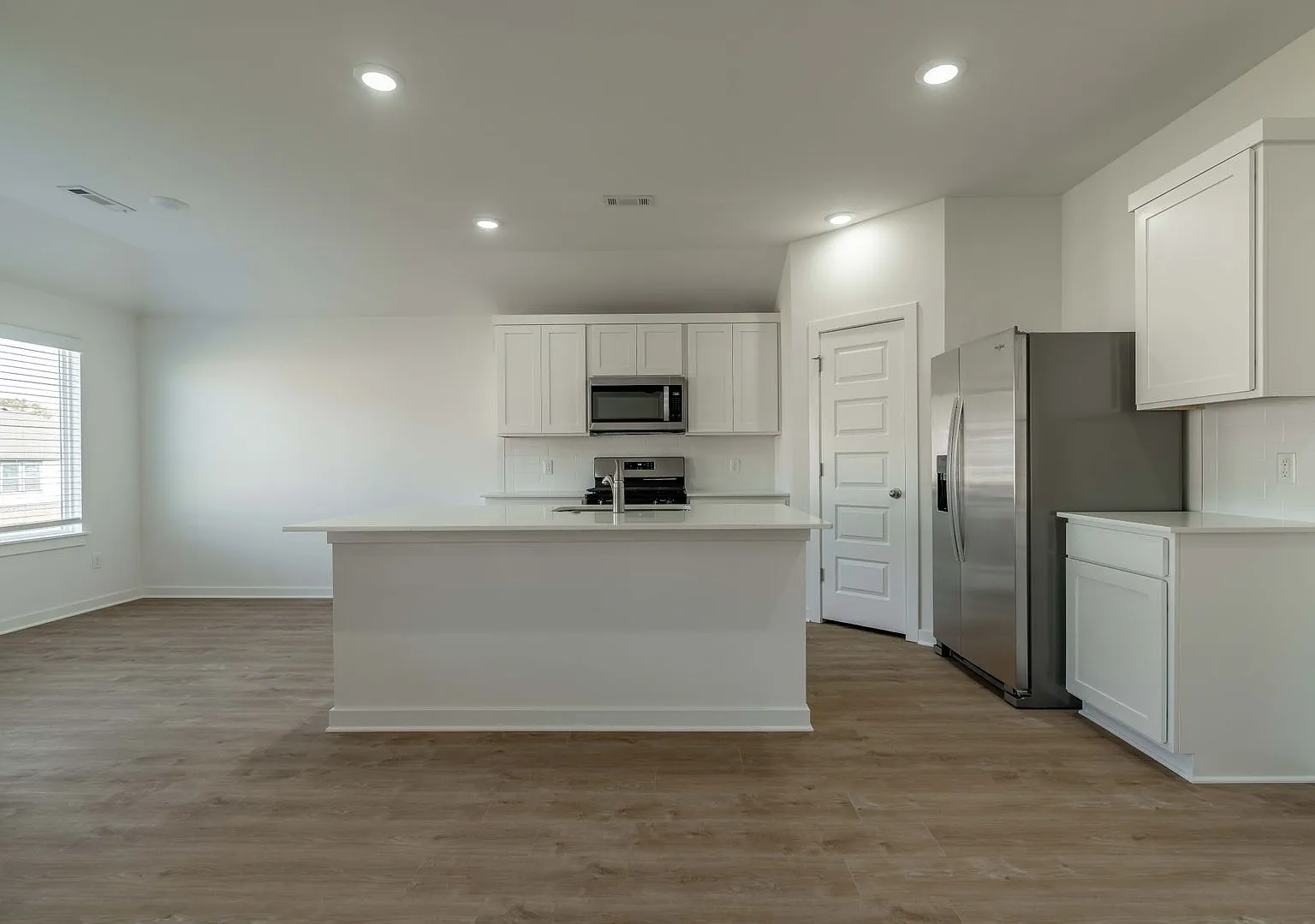 Like New 3-Bedroom 2 Bath Home In Fayetteville W/D Included! — Photo 4