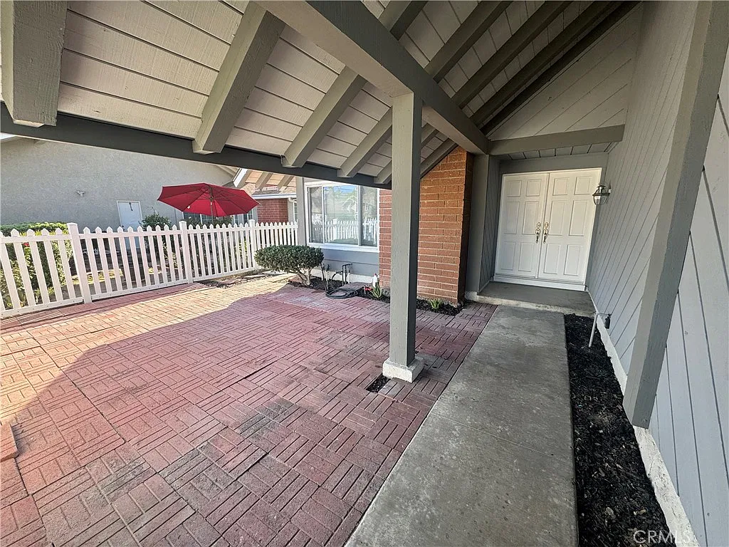 5 bed, 2501 sqft, $5,500 — Photo 3