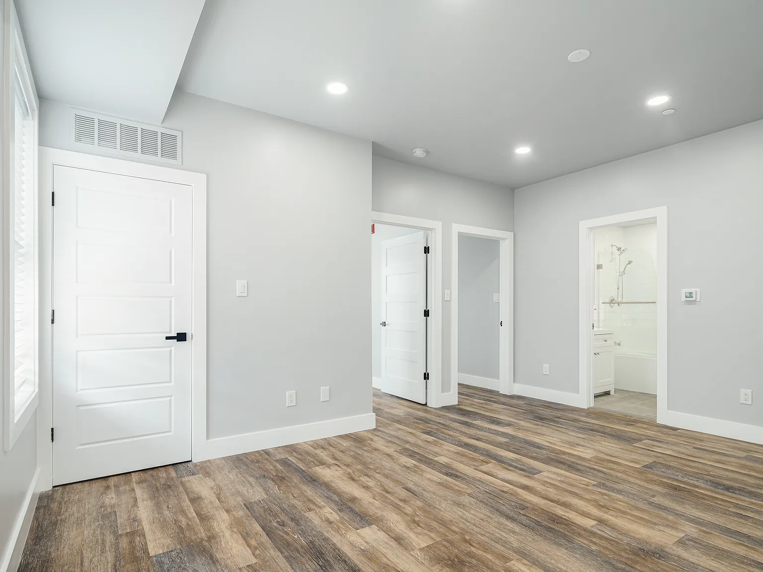 2 bed, 820 sqft, $1,750 — Photo 3