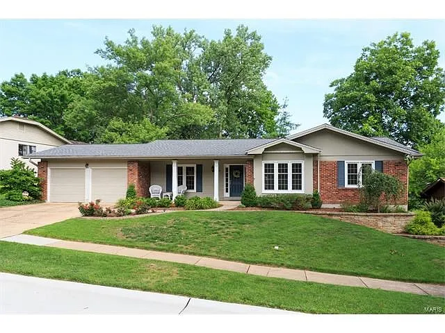 818 Guenevere Dr photo 1