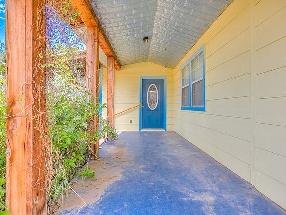 5th image of 704 N 9th St